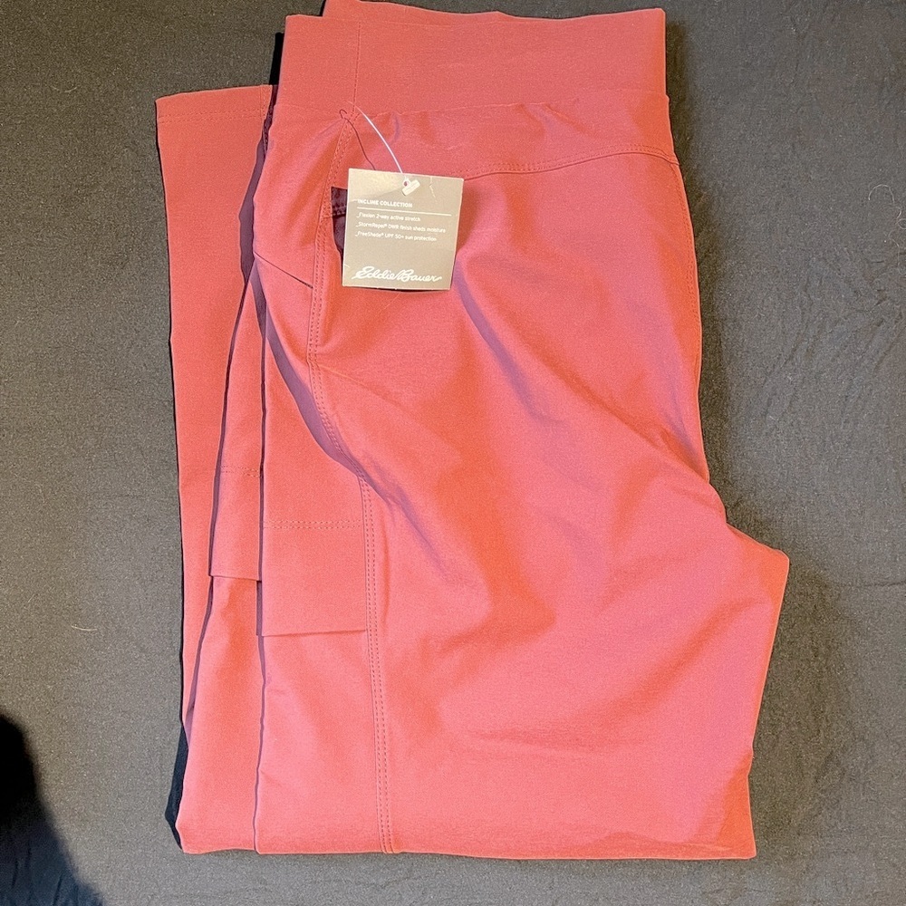 Eddie Bauer Incline Crop